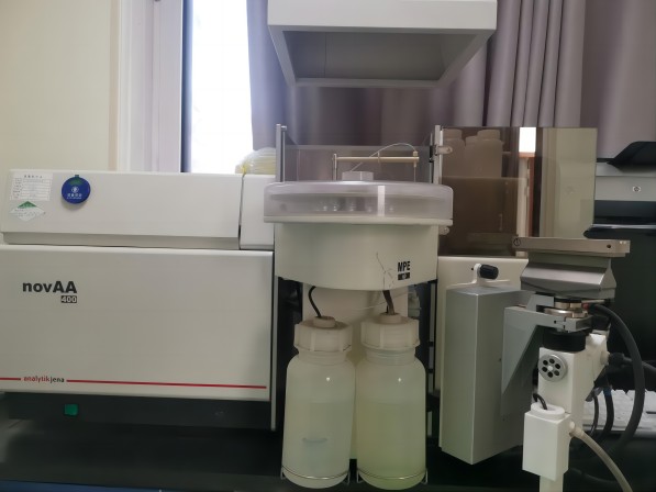 实验室原子吸收分光光度计